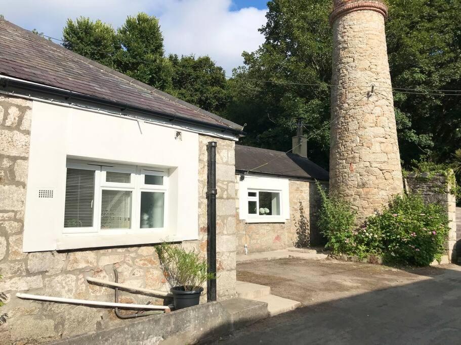 Woodland Cottage In Cornwall With Walled Garden Helston Exterior foto